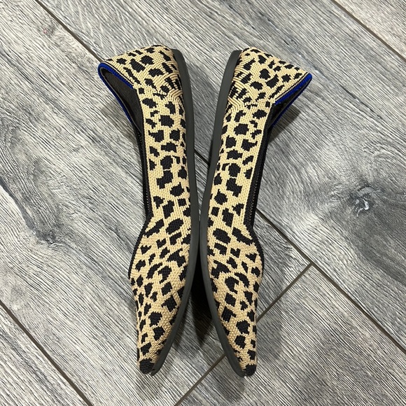 • Rothy’s • The Point Washable Pointed Toe Flats Cheetah Print Black Tan 7.5 - Picture 3 of 6